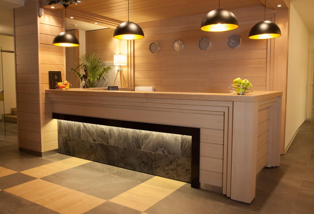 Amira Boutique Hotel Bansko Exterior photo Reception desk