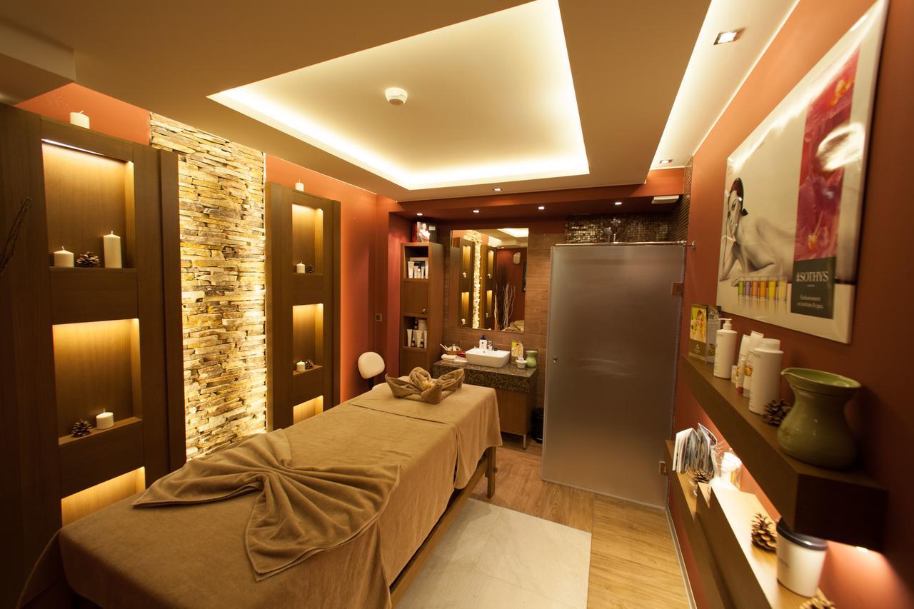 Amira Boutique Hotel Bansko Exterior photo A treatment room at a spa