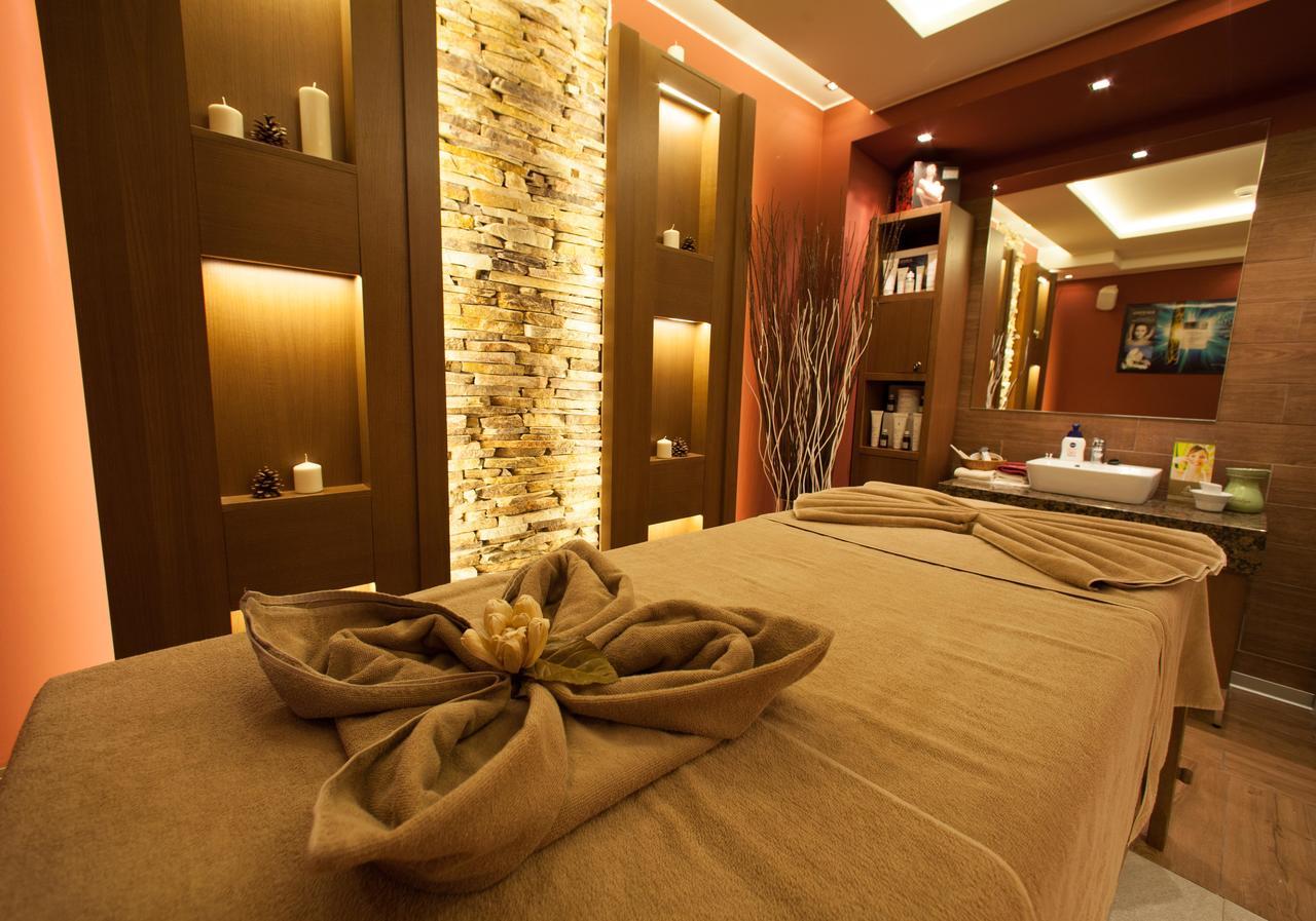 Amira Boutique Hotel Bansko Exterior photo A massage bed